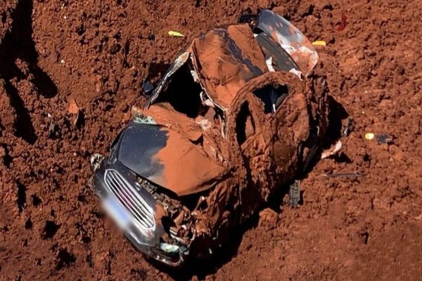 Homem é encontrado morto dentro de carro acidentado na BR-277, em Cascavel