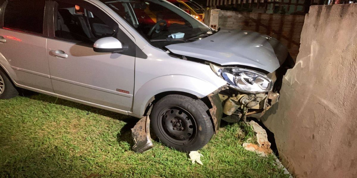 Gestante fica ferida em forte colisão de trânsito no Bairro Nova Cidade