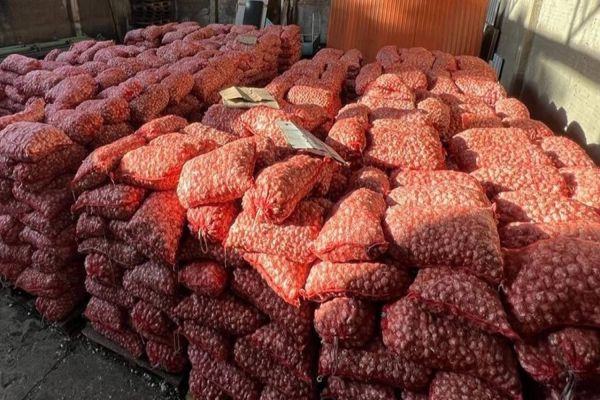 Doação de 10 toneladas de alho apreendido pela Receita Federal beneficiará projetos sociais