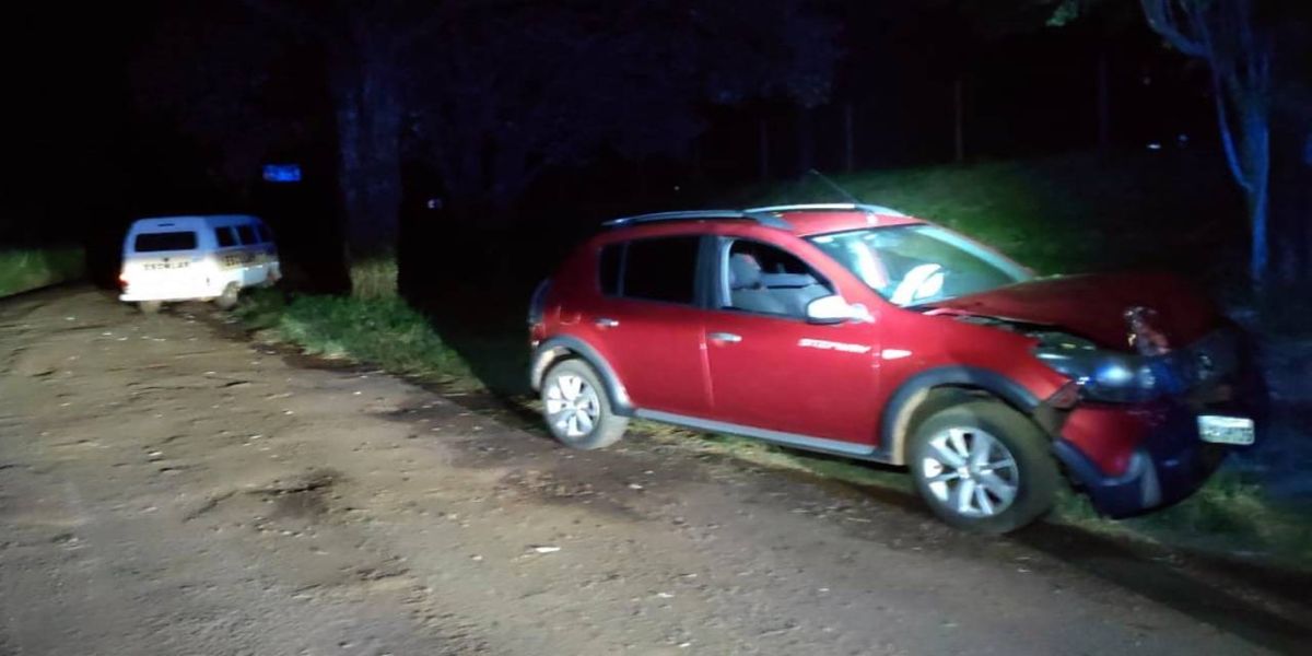 Duas crianças ficam feridas após colisão frontal na marginal da BR 277 em Cascavel