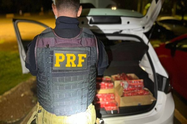 PRF apreende mais de 100kg de maconha e prende dois por tráfico de drogas na BR-277