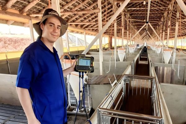 Agronomia FAG: Trabalho de Conclusão de Curso em Suinocultura rende prêmio nacional à Coopavel