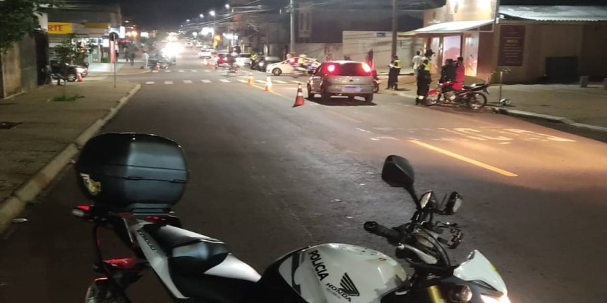 Operação de Fiscalização de Trânsito recolhe 16 veículos e autua mais de 130 condutores em Cascavel