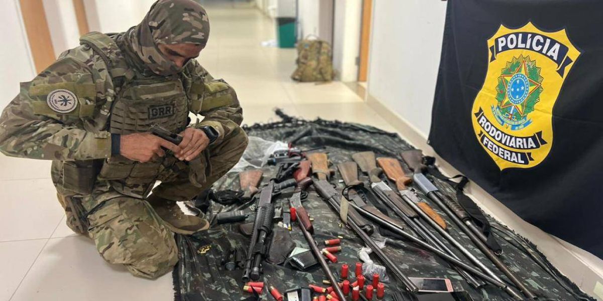 Força conjunta da PRF/IBAMA é recebida a tiros em garimpo ilegal na Terra Indígena Yanomami