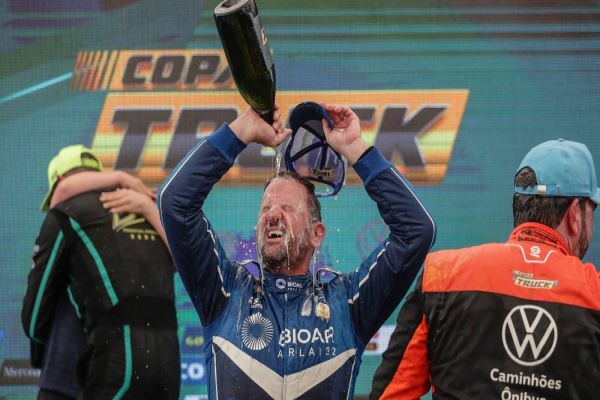 Cascavelense, Jaidson Zini vence a etapa Interlagos da Copa Truck após análise de imagens