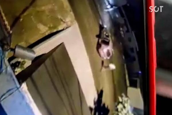 Imagem referente a notícia: Supermercado é alvo de arrombamento e furto no bairro Santa Cruz