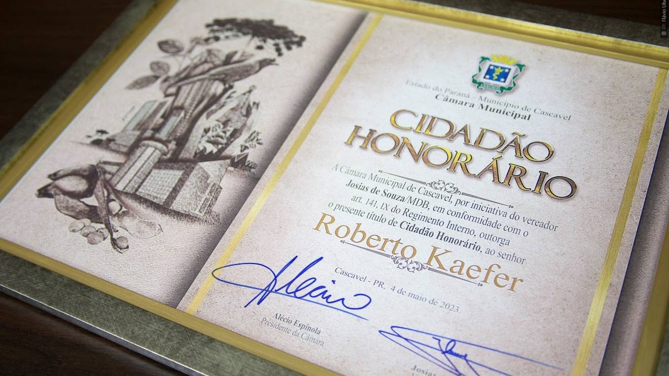Presidente da Globoaves, Roberto Kaefer, recebe título de Cidadão Honorário de Cascavel