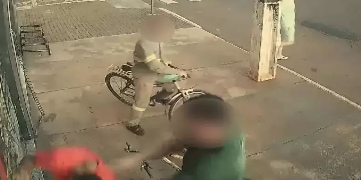 Justiça atende pedido do MPPR e restringe funções de policial que agrediu jovem de 15 anos