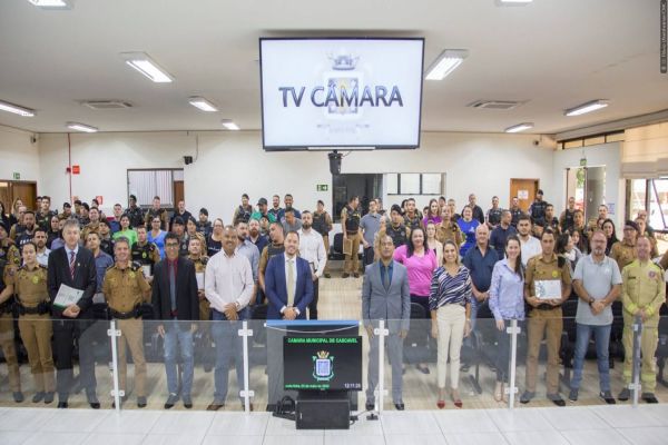 Cerimônia marca entrega de homenagens de Madril a 39 policiais e à Polícia Militar