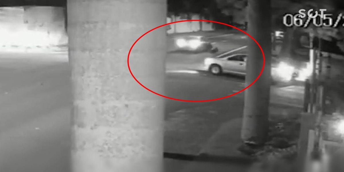 Câmera de segurança registra carro invadindo contramão e atingindo motociclista na Rua Maranhão