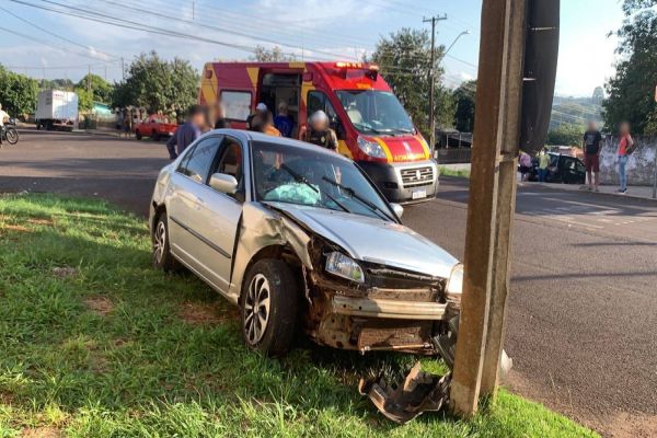 Imagem referente a notícia: Duas pessoas ficam feridas após forte colisão de trânsito no Bairro Floresta