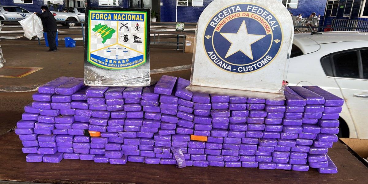 Receita Federal apreendeu 120 quilos de maconha na Ponte Internacional da Amizade