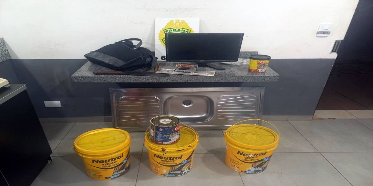 Homem é detido pela PM após furtar vários objetos de obra no bairro Pioneiros Catarinense