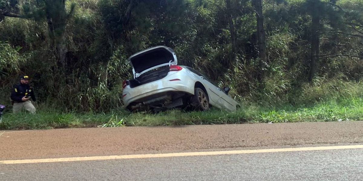 Semirreboque se solta causa acidente grave na BR-369 em Cascavel