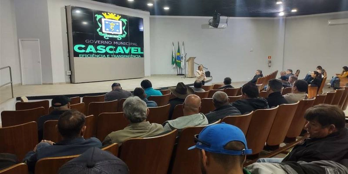 Palestra para servidores e exposição de simulador de embriaguez marcam as atividades do Maio Amarelo