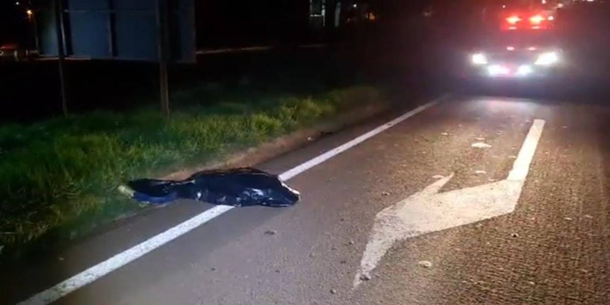 Homem de 45 anos morre após ser atropelado por carro na BR-277, em Cascavel