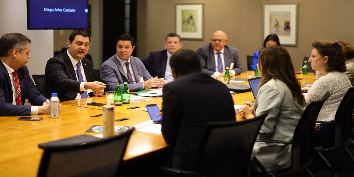 Governador se reúne com representantes do Banco Mundial e prospecta novas parcerias