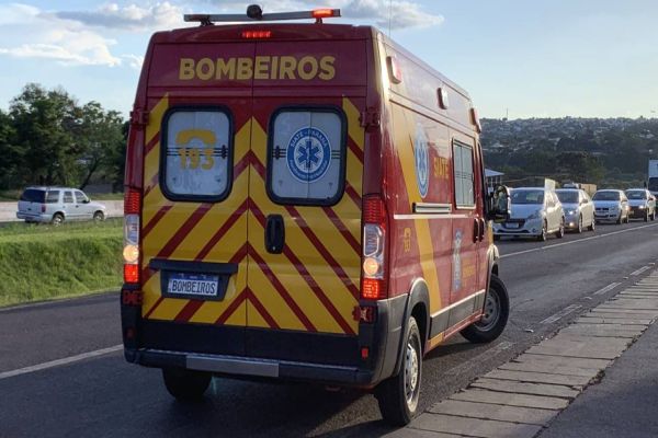 Ciclista de 72 anos fica gravemente ferido após acidente na BR-277 em Cascavel