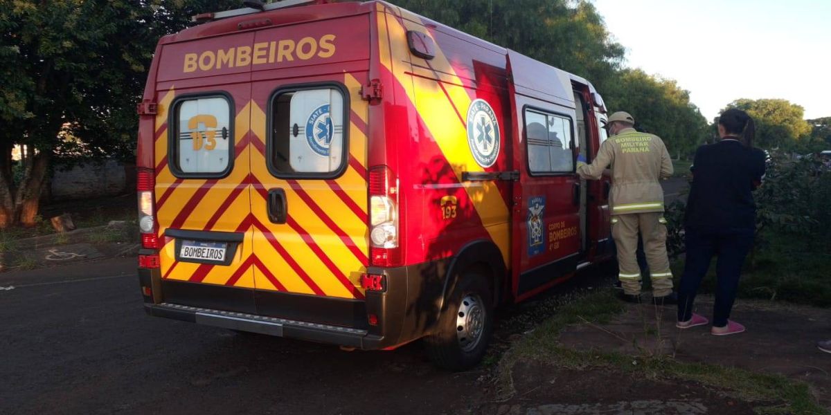 Adolescente fica ferido após colisão entre bicicleta e veículo em Cascavel