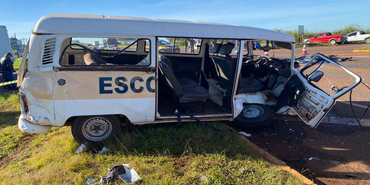 Tragédia na BR 369: Acidente com veículo do transporte escolar deixa um morto e crianças feridas