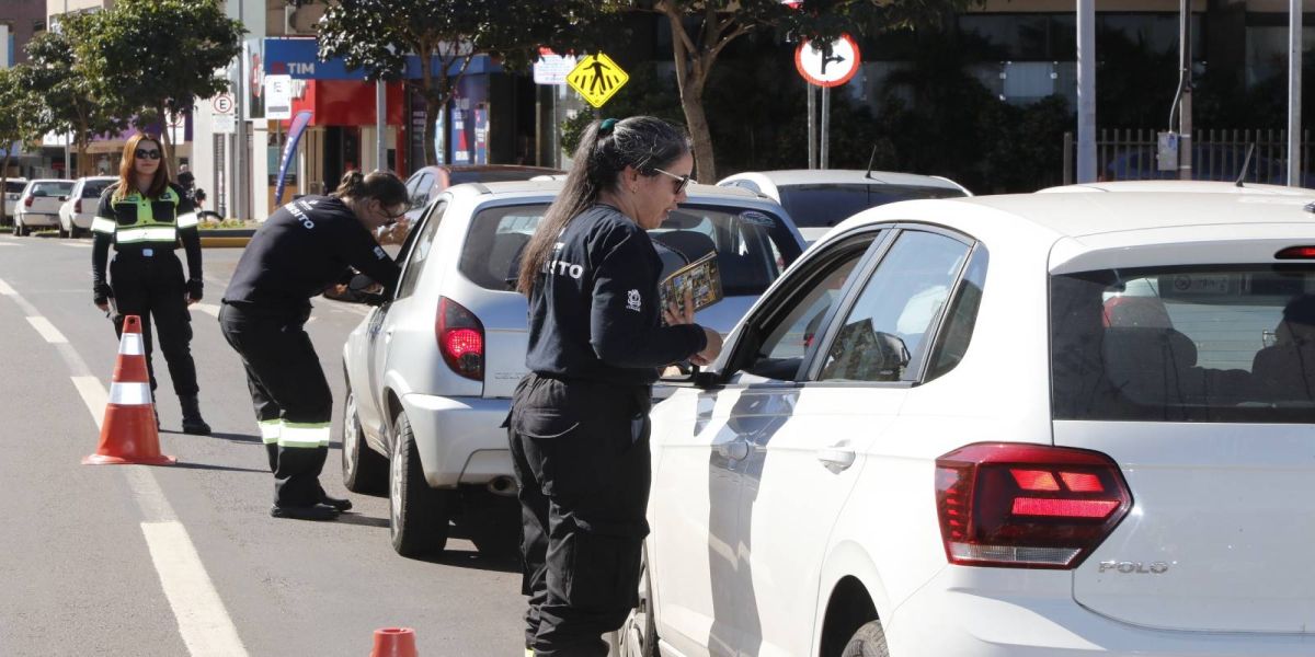 Maio Amarelo: Transitar e Cotrans orientam população sobre o uso correto do cinto de segurança