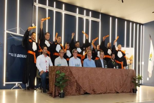 Parceria forma 13 colaboradores da Coopavel em eletromecânica