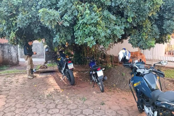 Policiais Rodoviários Federais interrompem algazarra com motocicletas às margens da rodovia BR-277