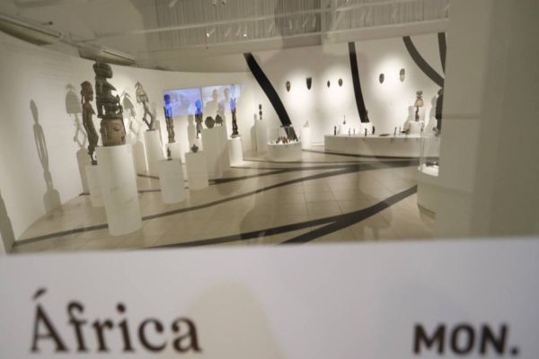 Curador Massimo Scaringella estará em Cascavel na abertura da "Exposição Nova Visão da África Hoje"