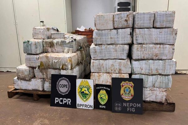 PF e BPFron apreende quase uma tonelada de drogas no lago de Itaipu