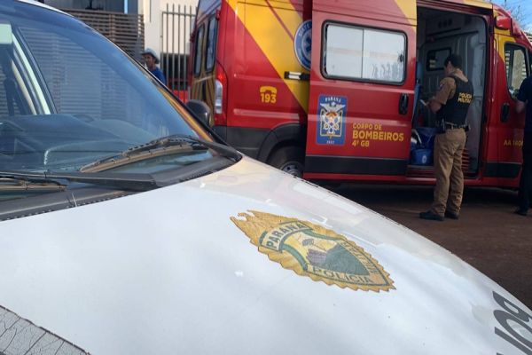 Imagem referente a notícia: Mulher é atropelada por carro após colisão entre veículos no Bairro Brasmadeira