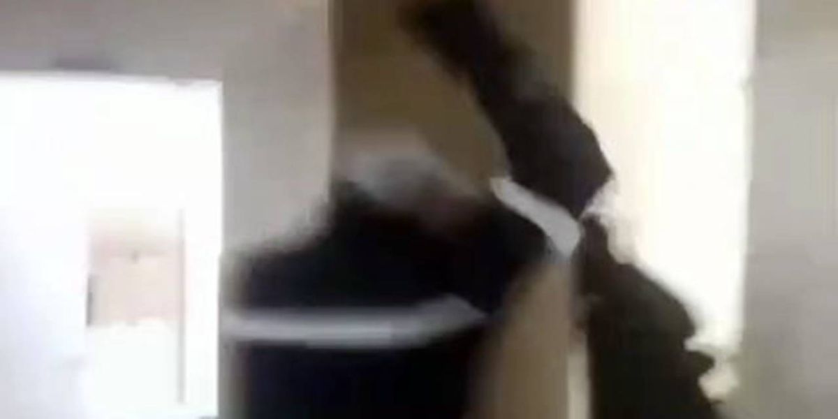 Homem apanha de cinto durante sessão da Câmara de Vereadores em Pedras Grandes