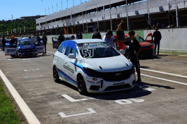 Bruno Pierozan vence na Turismo 1.4 em Cascavel