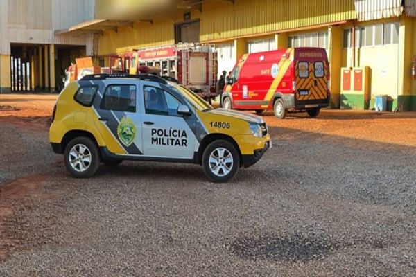 Tragédia em fábrica de rações: Homem fica preso em moega e não sobrevive