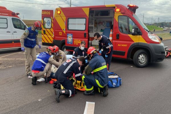 Imagem referente a notícia: Motociclista fica em estado grave após forte colisão na BR-467 em Cascavel