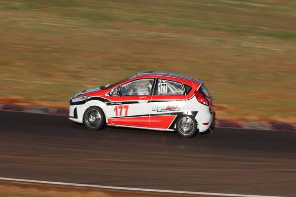 Futsuki, Seidel e Szwed vencem na abertura do Paranaense de Velocidade