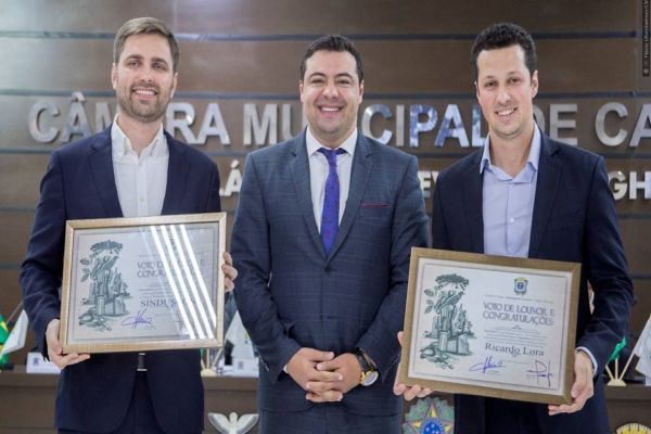 Vereador Misael Júnior homenageia Sinduscon