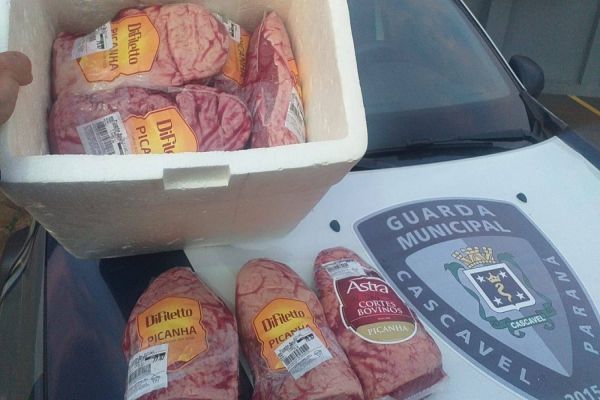 Sextou sem churrasco! Homem é detido após furtar 10 peças de picanha em supermercado de Cascavel