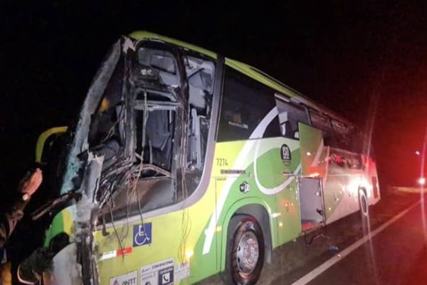 Jovem missionário morre em acidente envolvendo ônibus e caminhão em Tibagi