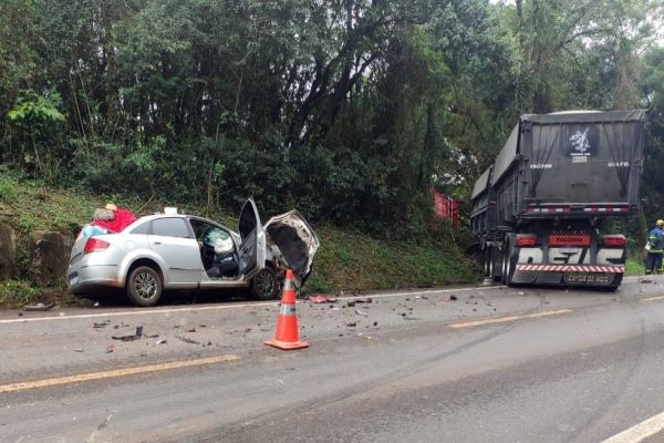 Gravíssimo acidente na BR-277 resulta em uma vítima fatal e um ferido em estado grave