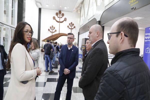 Referência: Comitiva de Caxias do Sul visita Aeroporto de Cascavel para conhecer modelo operacional