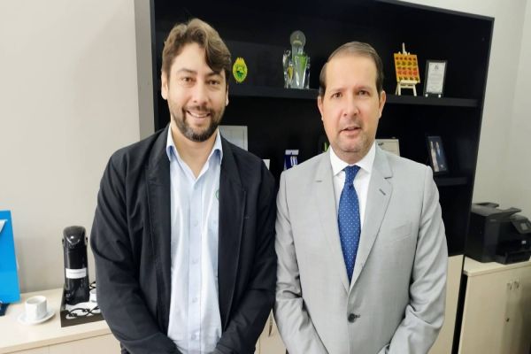 Micheletto acompanha o trâmite de projetos em favor de Corbélia