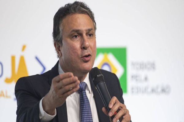 Ministro da Educação defende regulamentação das plataformas digitais