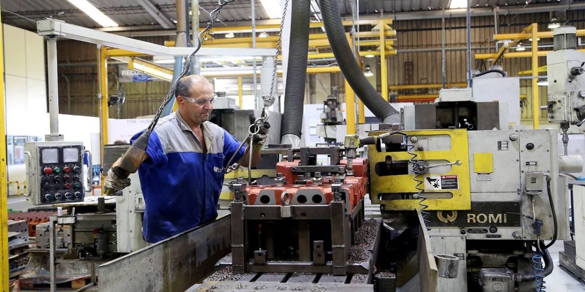 Paraná registra 3º maior saldo de empregos do Brasil de janeiro a outubro de 2025