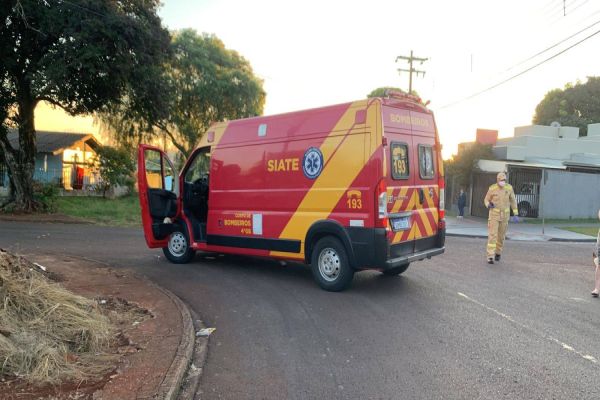 Imagem referente a notícia: Motociclista de 33 anos fica ferida após colisão de trânsito na Avenida Harpia