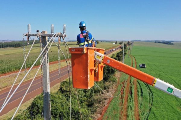 Copel vai investir R$ 1 bilhão na infraestrutura elétrica da região Oeste nos próximos três anos