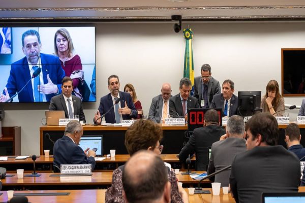 Itaipu presta informações sobre negociações do Tratado na Câmara dos Deputados