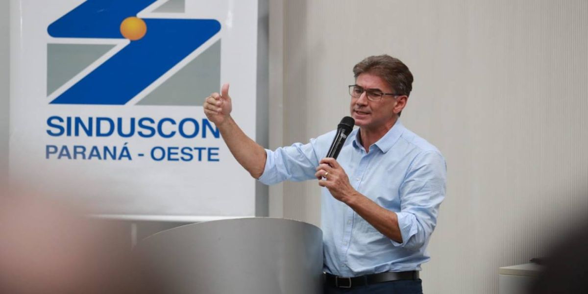 Paranhos presta contas das ações do Município em evento do Codesc