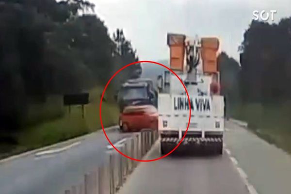 Imagem referente a notícia: Tragédia no trânsito: Eletricista morre em acidente após colisão com dois caminhões
