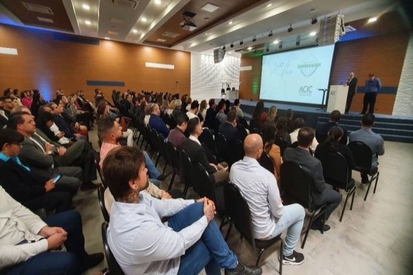 Em noite histórica, coordenadores do Empreender da Acic são empossados