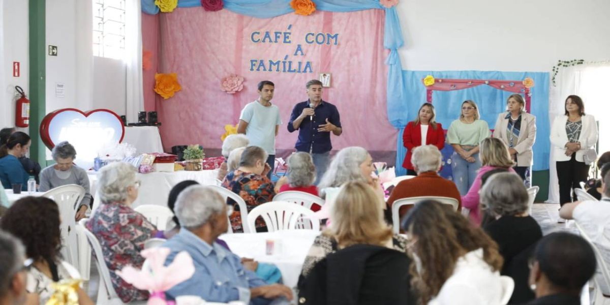 Encontro reúne familiares de participantes do Programa FeliCidade do Idoso